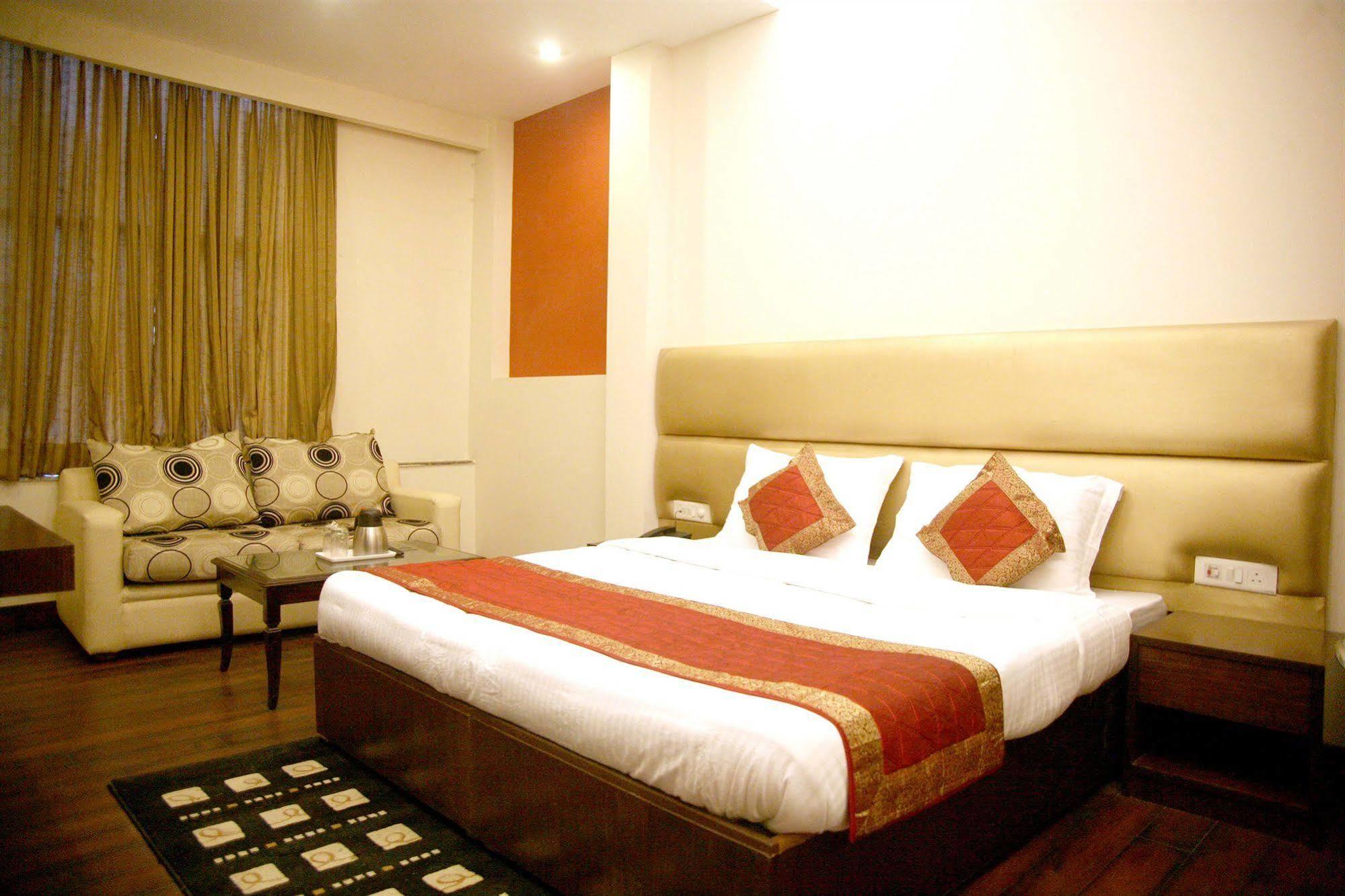 Rupam Hotel Delhi Kültér fotó