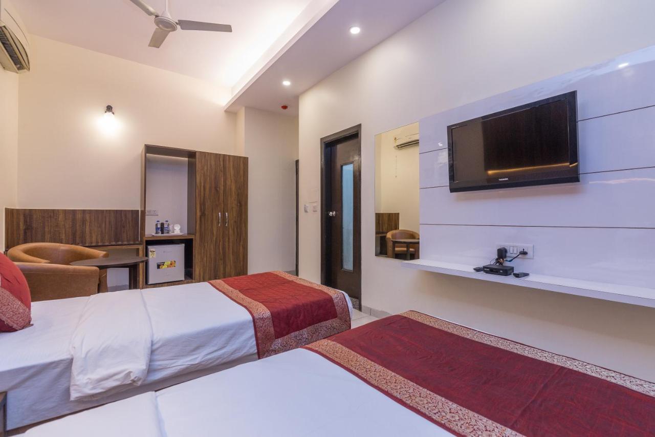 Rupam Hotel Delhi Kültér fotó